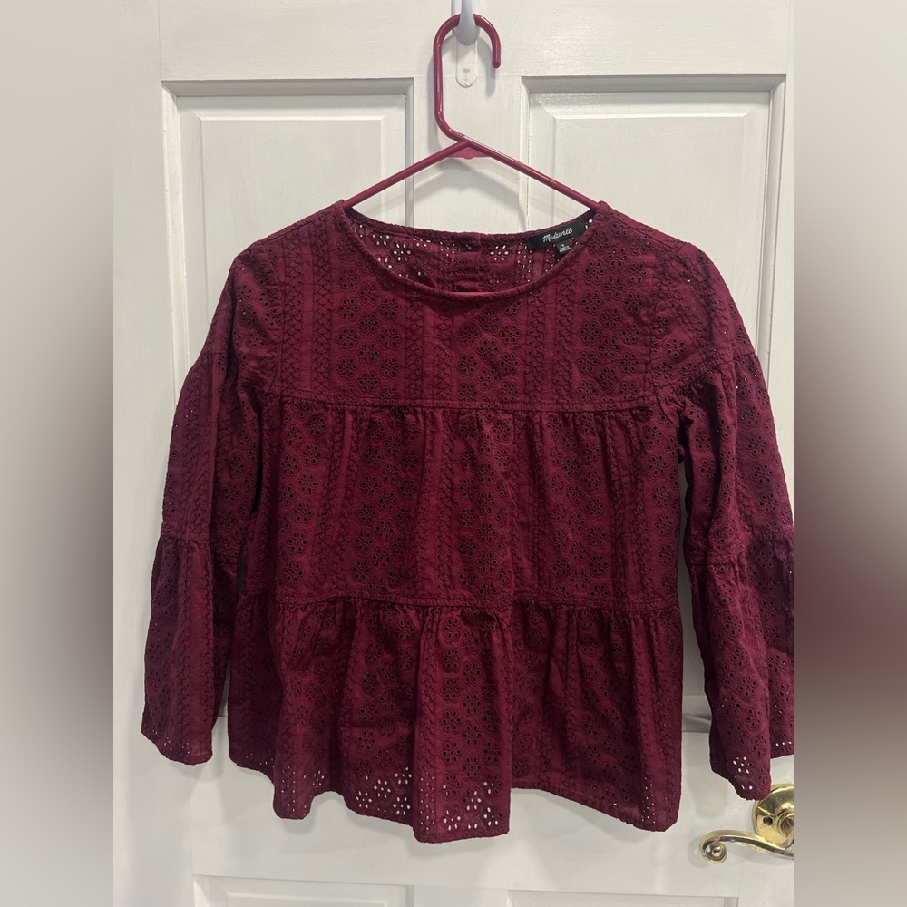 MADEWELL Eyelet Tiered Button Back Flowy Top Color Pinot Noir SZ SMALL Pre Loved